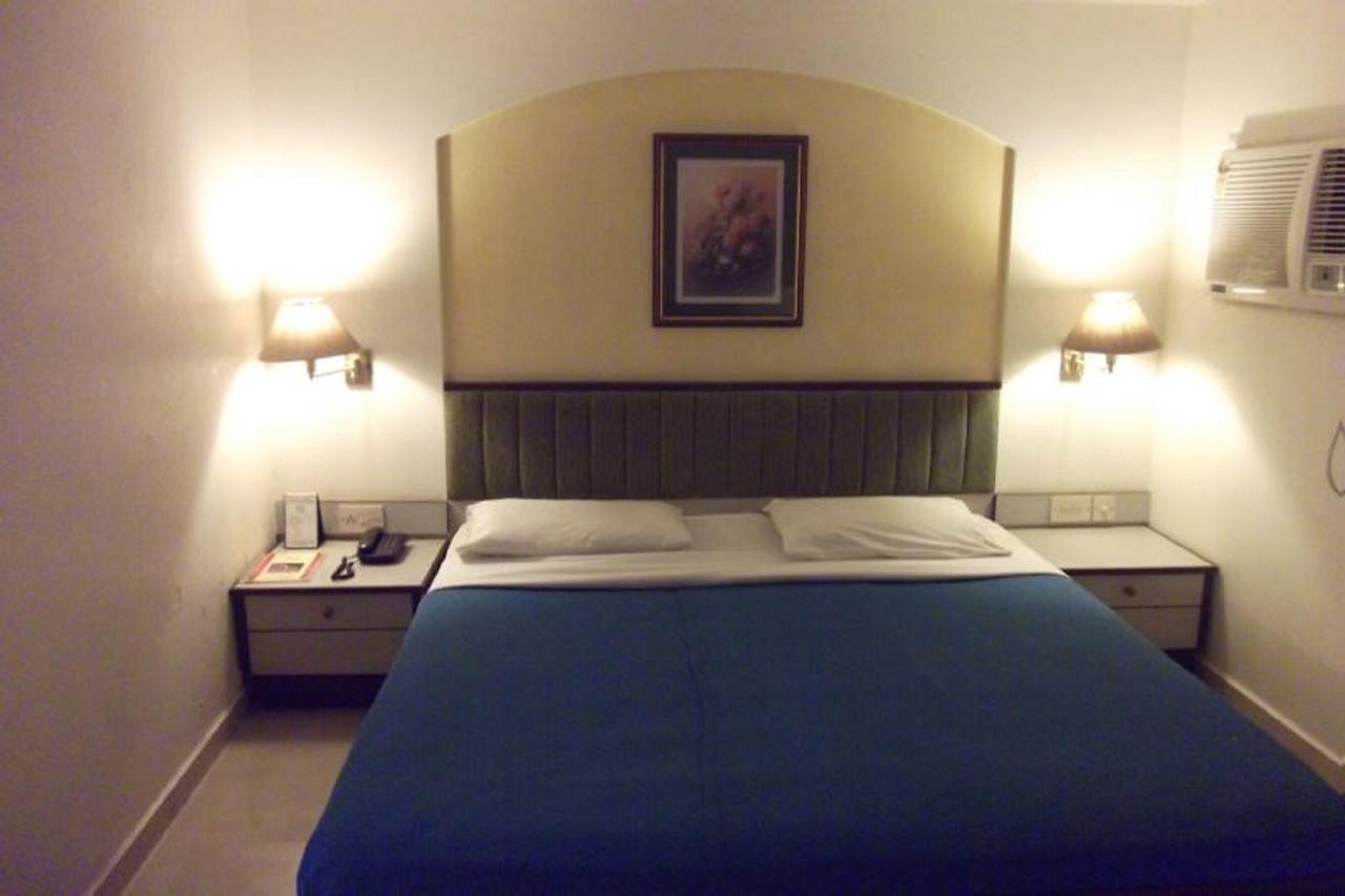 Hotel Bluehill Bhavnagar Exterior foto