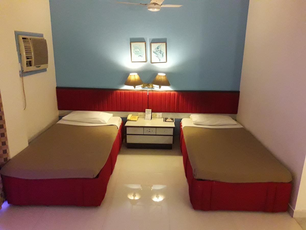 Hotel Bluehill Bhavnagar Exterior foto