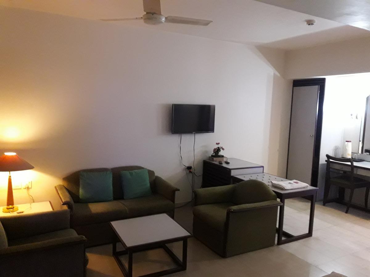 Hotel Bluehill Bhavnagar Exterior foto