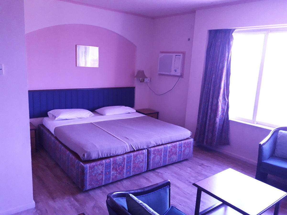 Hotel Bluehill Bhavnagar Exterior foto