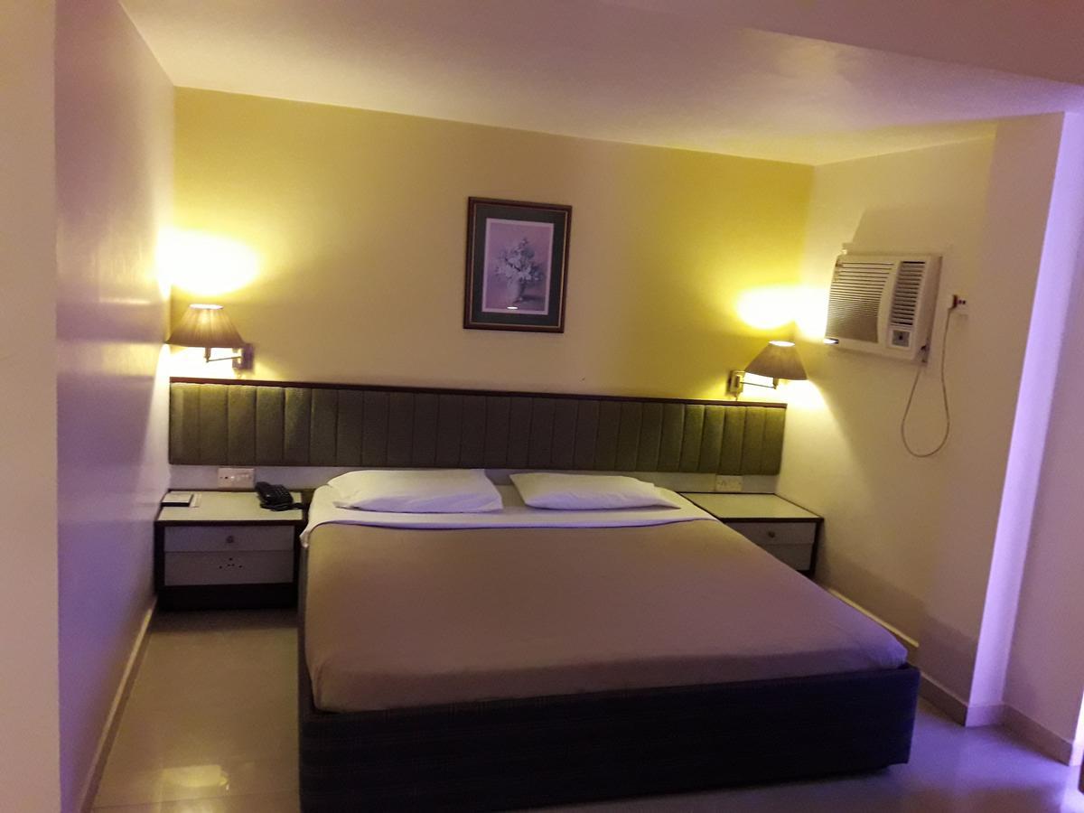 Hotel Bluehill Bhavnagar Exterior foto