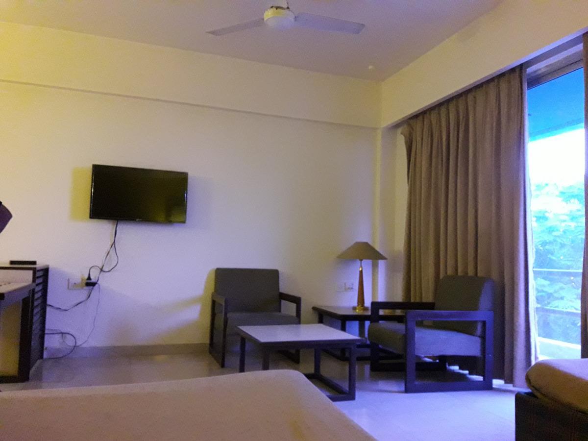 Hotel Bluehill Bhavnagar Exterior foto
