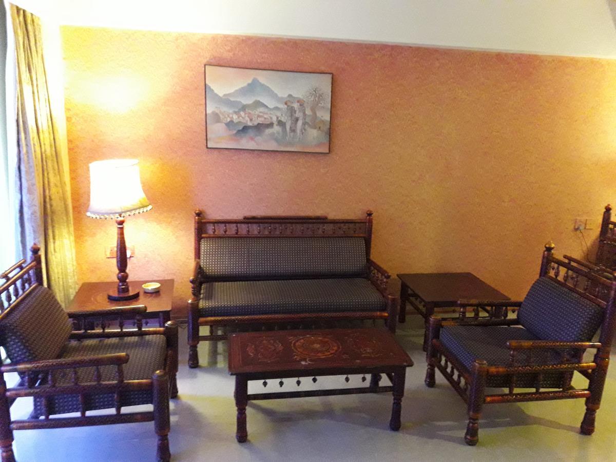 Hotel Bluehill Bhavnagar Exterior foto